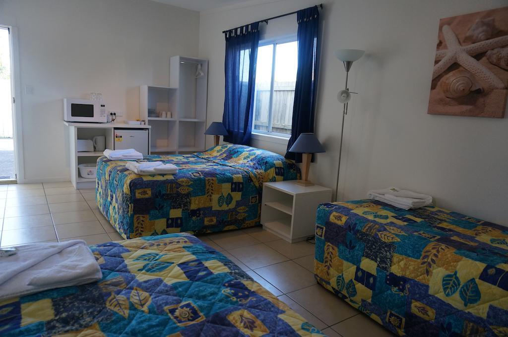 Marlin Motel Biggera Waters Room photo